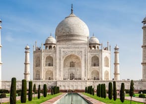 Famous Taj Mahal in Agra, India