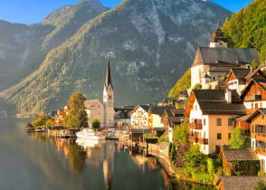 Hallstatt alpine village on a lake in Salzkammergut, Austria.