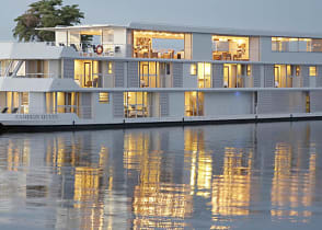 Luxurious river safari on the Zambezi Queen 