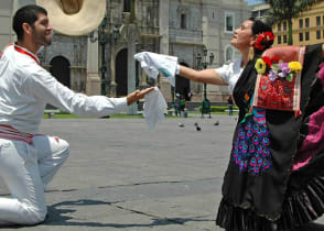 Peruvian dancers in their traditional clothes 