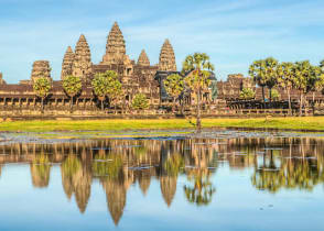 Status of Angkor Wat in sunset the golden shine at Siem Reap, Cambodia