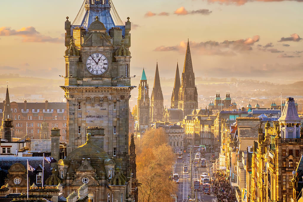 Old town Edinburgh city skyline, Scotland