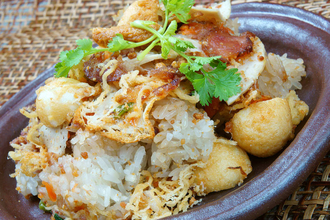 Plate of xoi ga, Vietnamese sticky rice