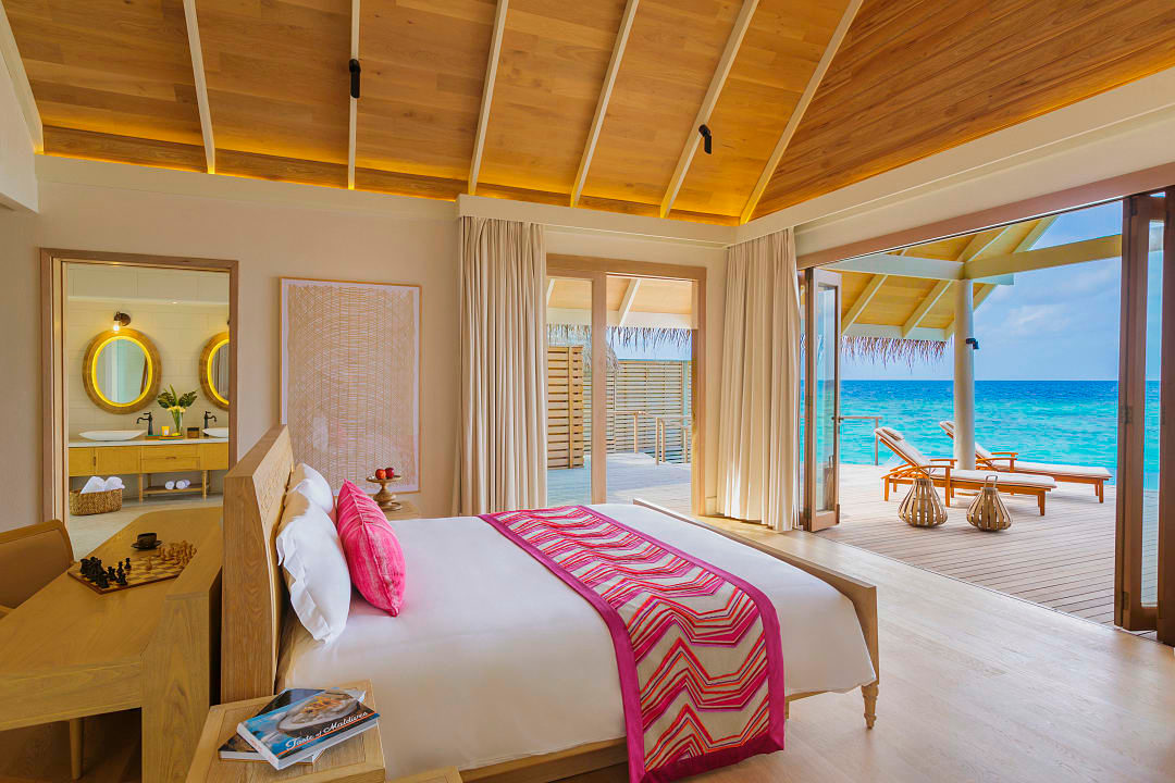 Photo courtesy of: Milaidhoo Water Pool Villa.