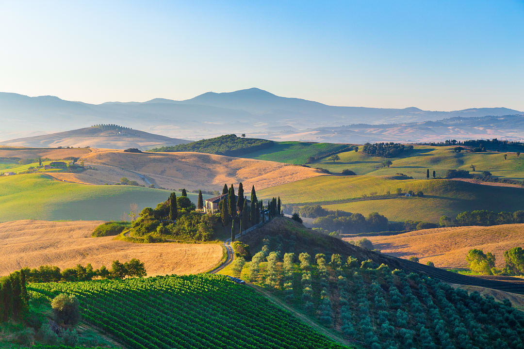  Val d’Orcia at sunrise in Tuscany, Italy