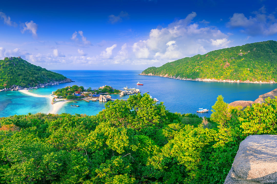 Koh Nang Yuan, a cluster of three tiny islands connected by narrow sandbars.