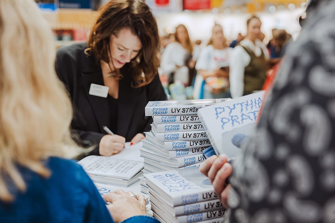 Liv Strömquist signing her books at the Göteborg Book Fair in Sweden