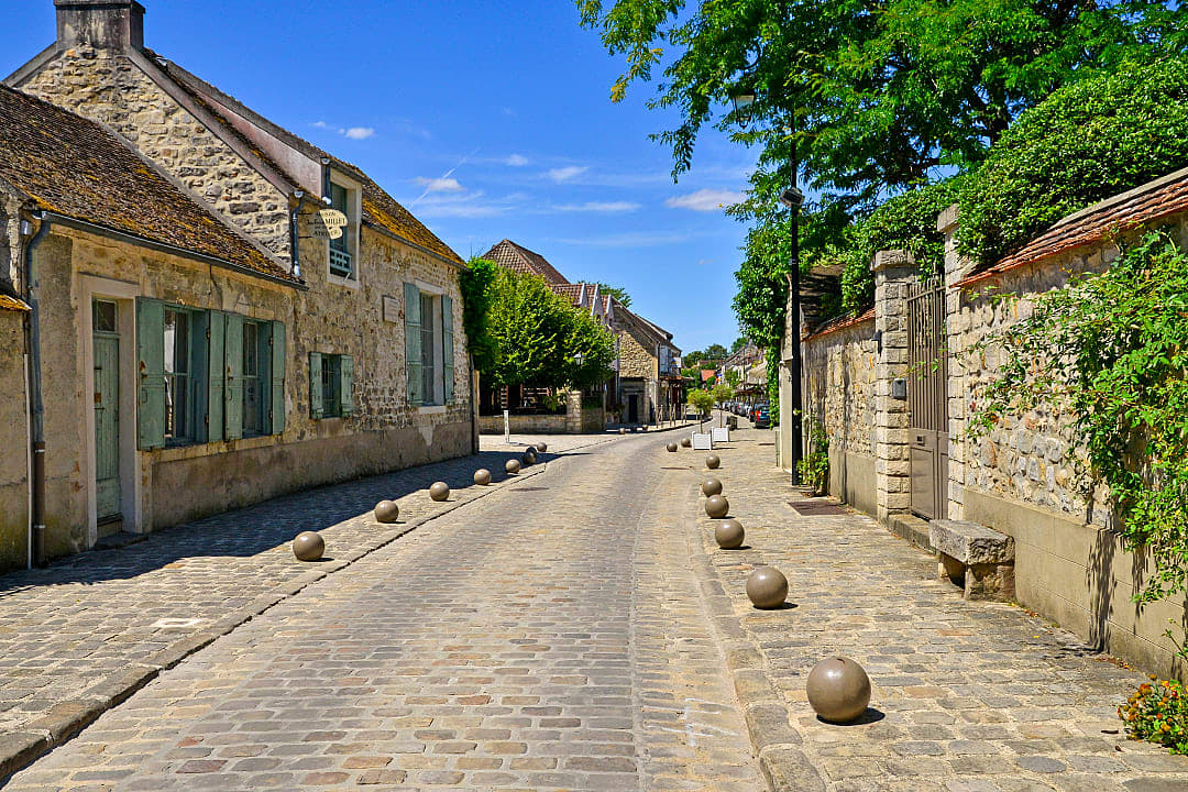 Cobblestone street in Barbizon.