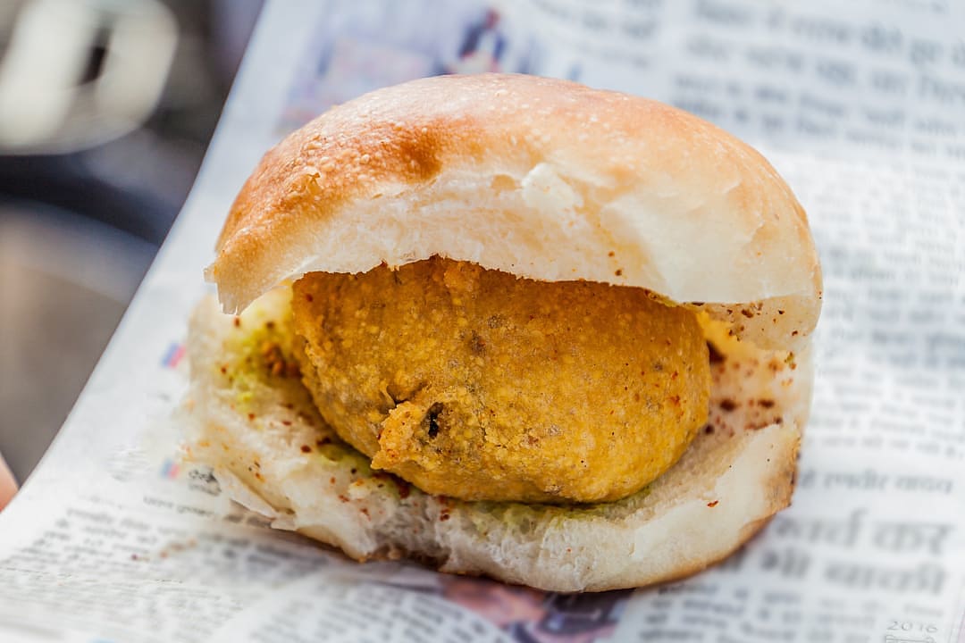 Vada pav., street food in Mumbai
