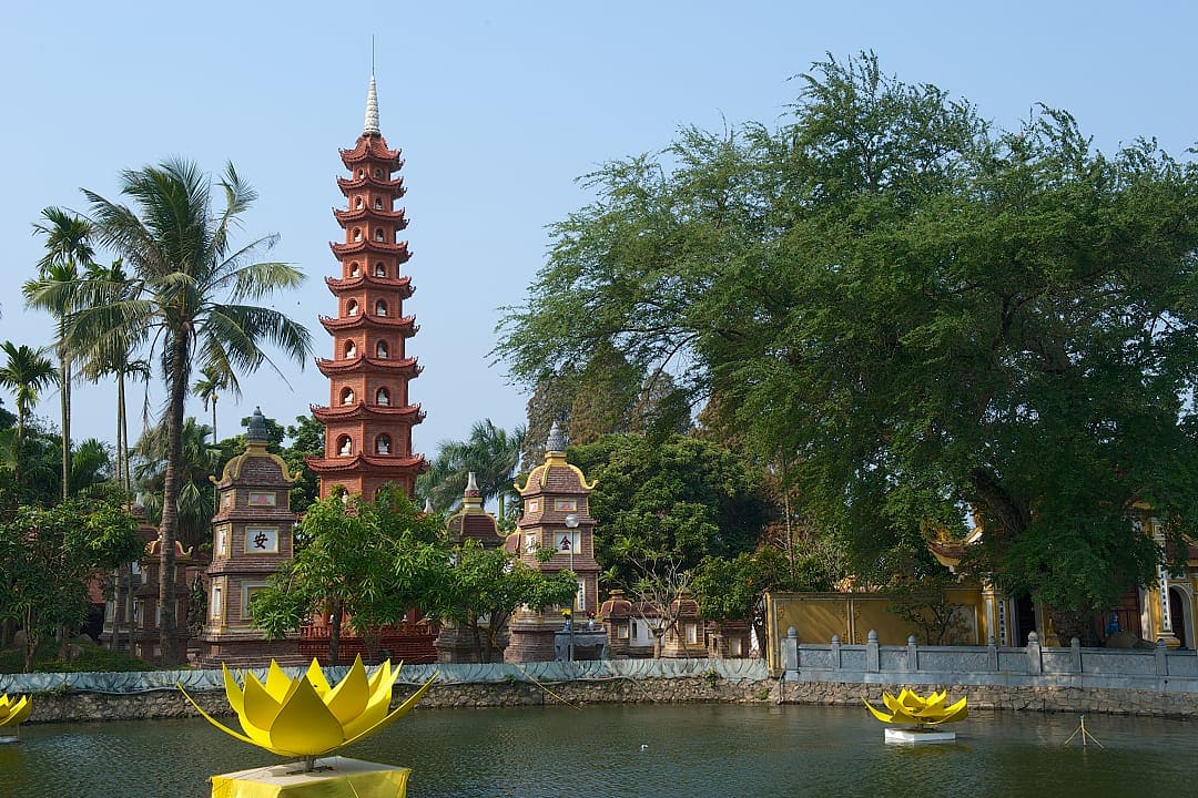 Trấn Quốc Pagoda, Hanoi, Vietnam