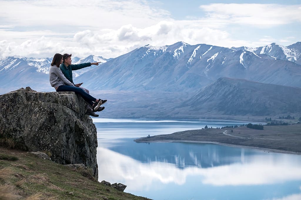 Couple enjoys beautiful scenery in New Zealand.