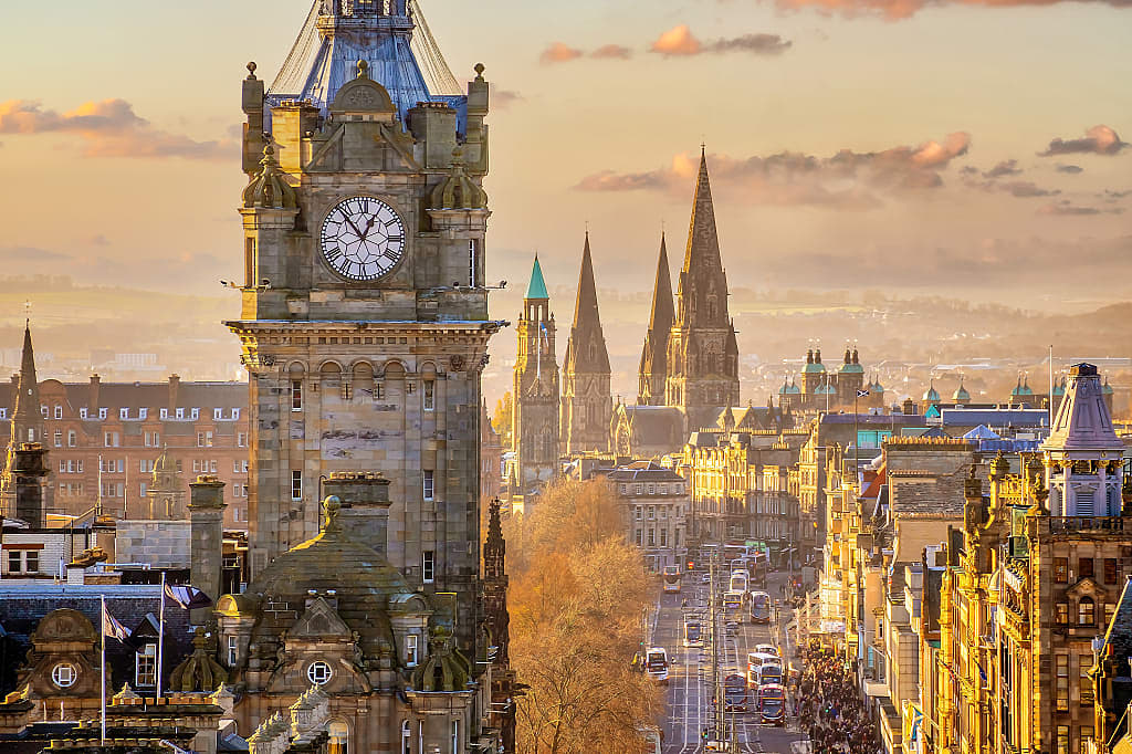 Old town Edinburgh city skyline, Scotland