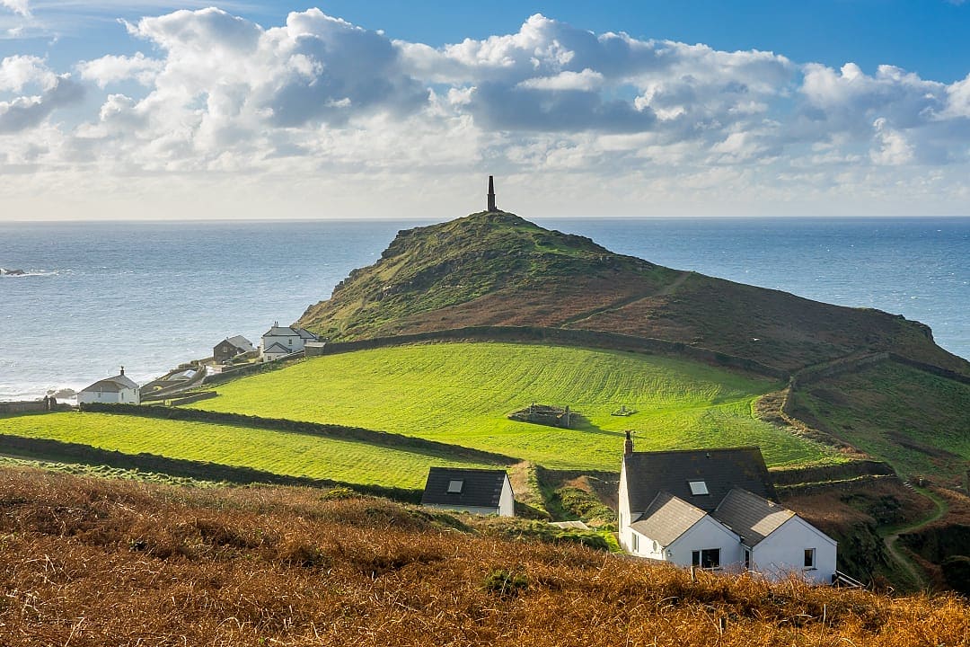 A  picturesque section of the South West Coast Path in Cornwall, UK.