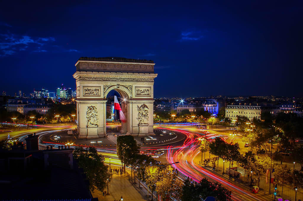 Evening view of the Arc de Triomphe