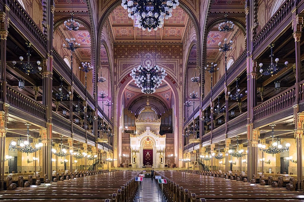 Interior of Dohány Street Synagogue
