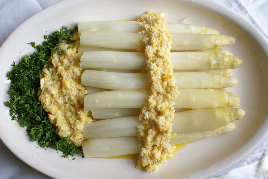 Asperges à la flamande, Belgian.
