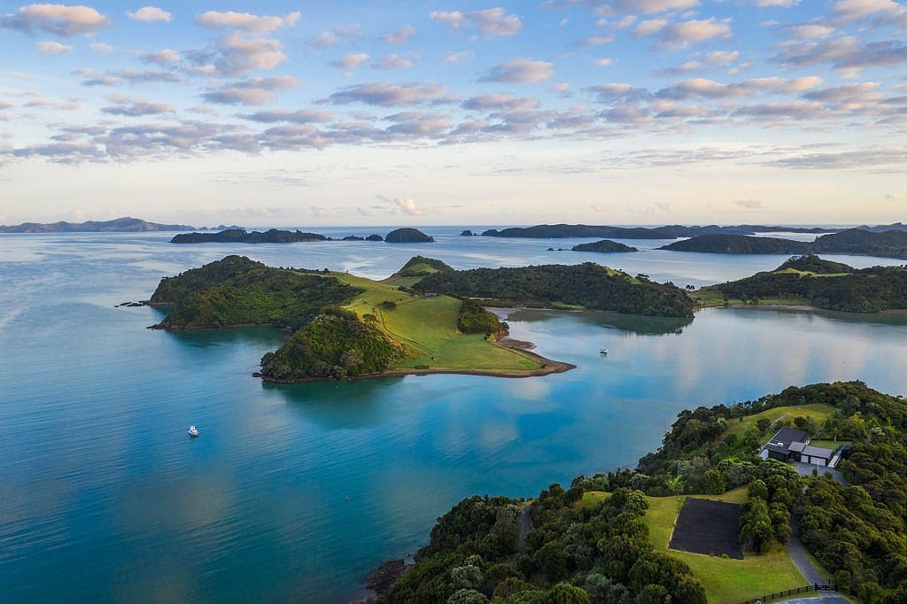 Bay of Islands, New Zealand. Photo courtesy Tourism New Zealand / Shaun Jeffers