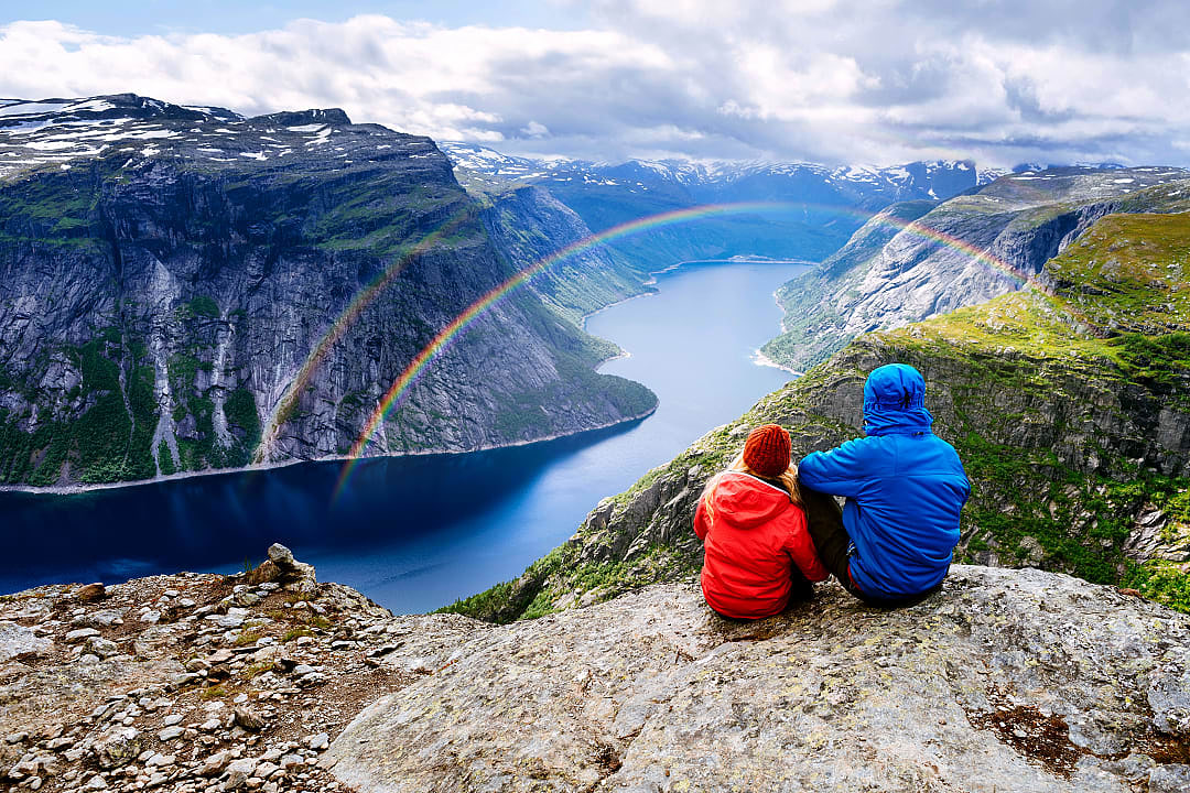 Couple enjoying the view in Ringedalsvatnet, Norway