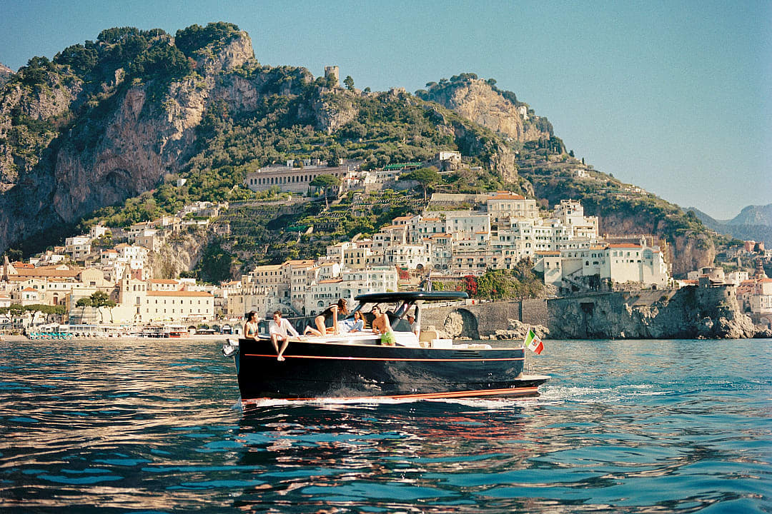 A luxury private boat experience in the Amalfi coast, image supplied by Belmont Hotel Caruso. 