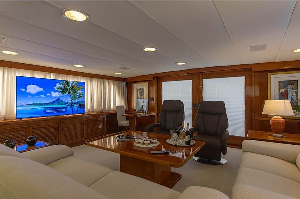Common room on the Burger 105 Motor Yacht