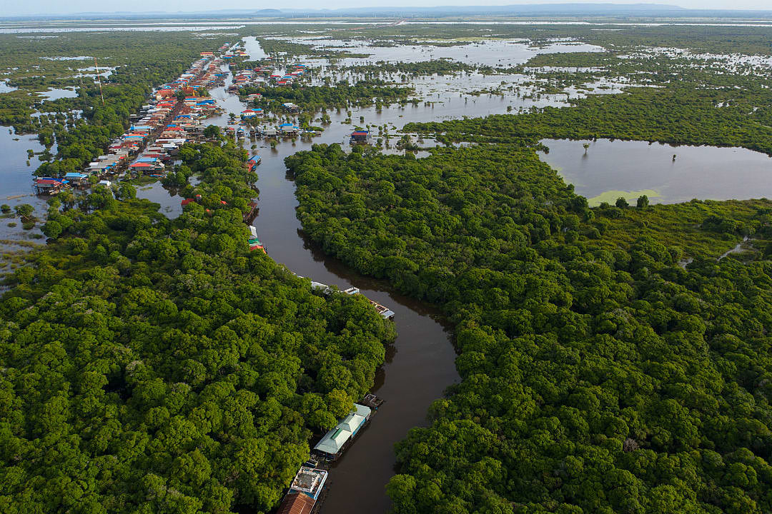 Floating village in Kompong Phluk on Tonlé Sap Lake, Cambodia
