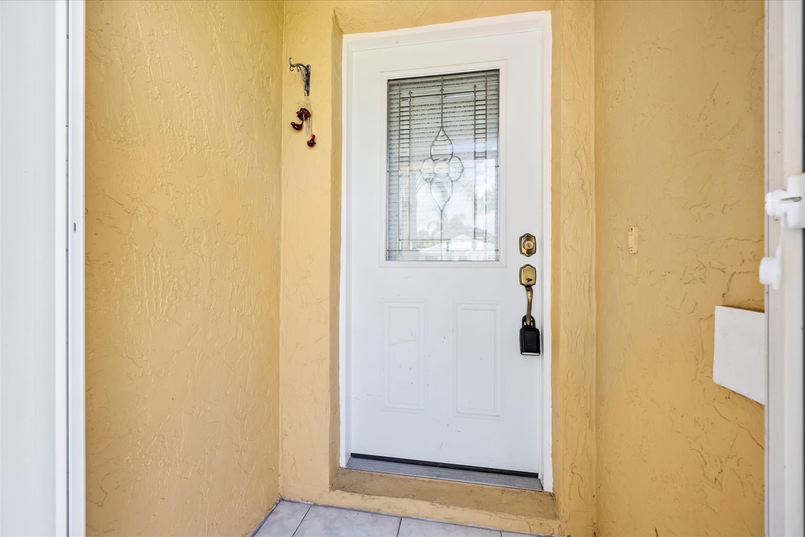 413 European Ln — photo 24