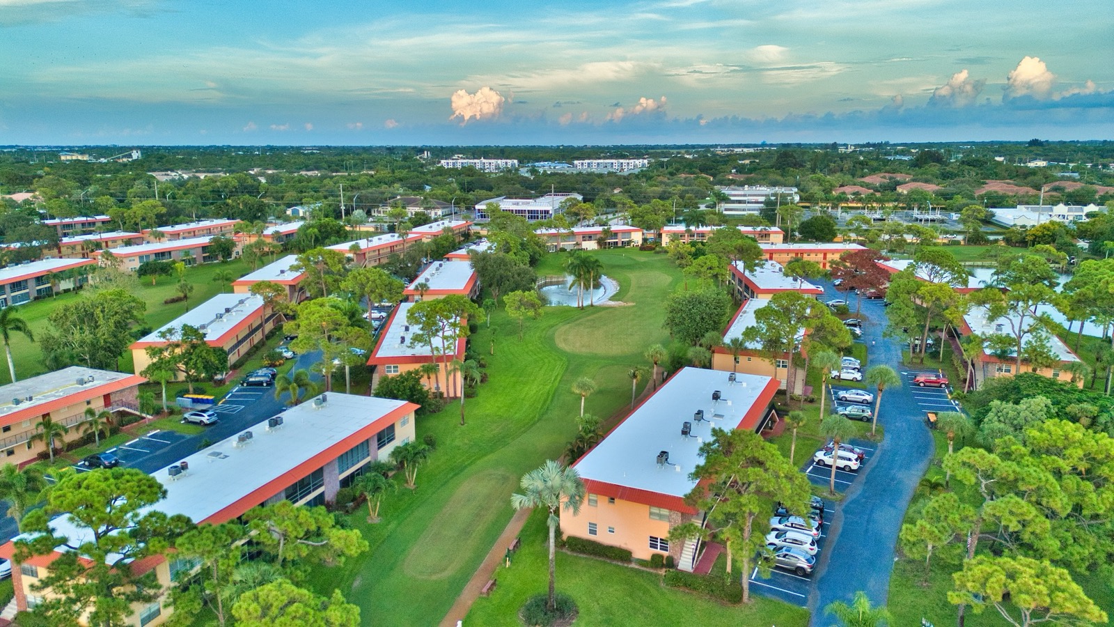 1911 SW Palm City Road, Apt J — photo 3