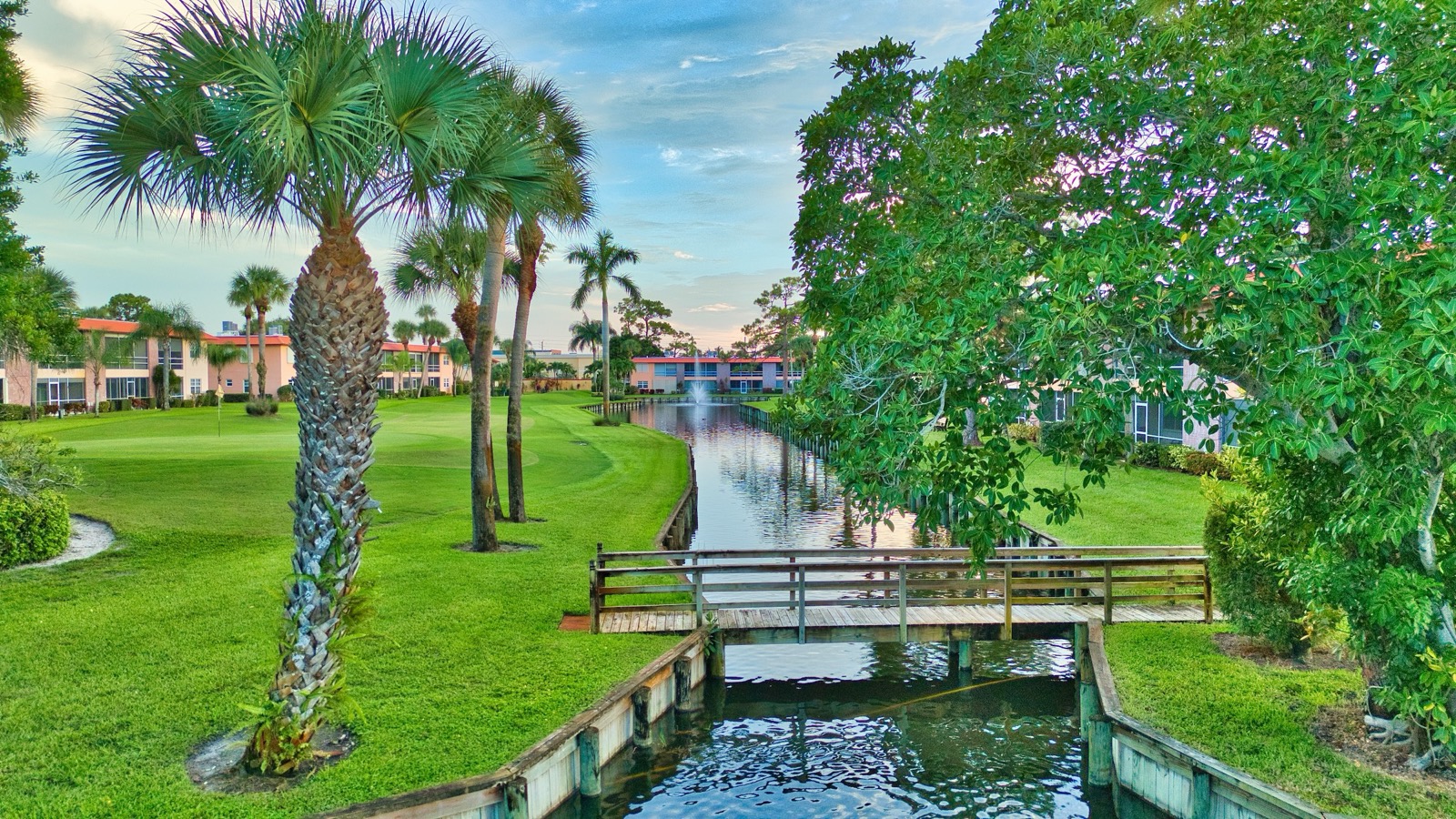 1911 SW Palm City Road, Apt J — photo 9