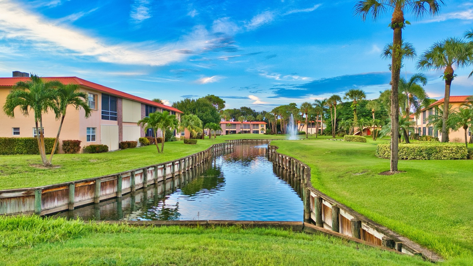 1911 SW Palm City Road, Apt J — photo 15