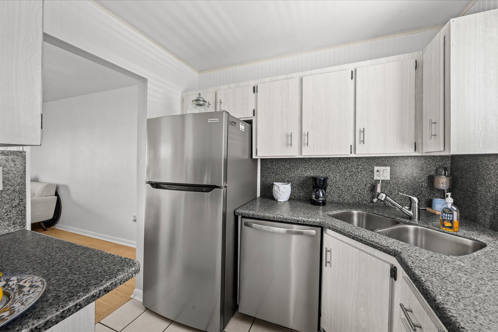 1917 SW Palm City Road, Apt G — photo 9