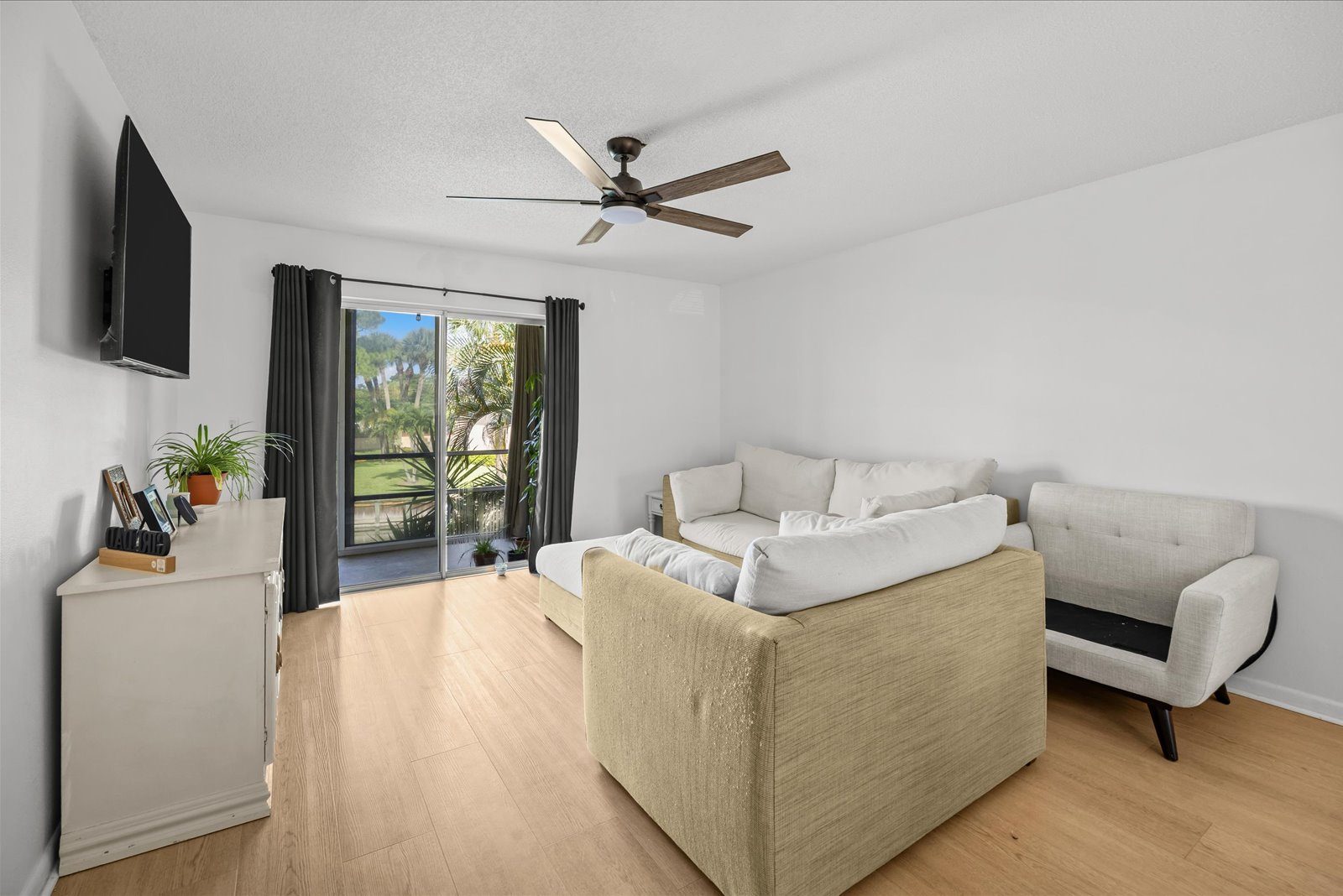 1917 SW Palm City Road, Apt G — photo 14