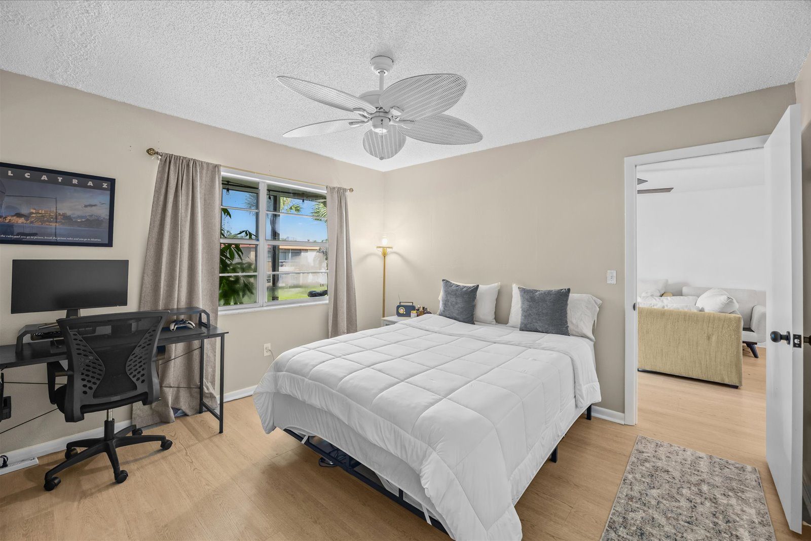 1917 SW Palm City Road, Apt G — photo 18