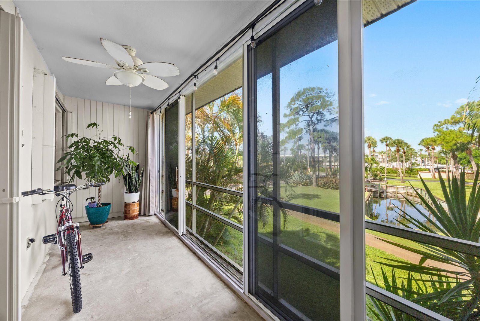 1917 SW Palm City Road, Apt G — photo 22