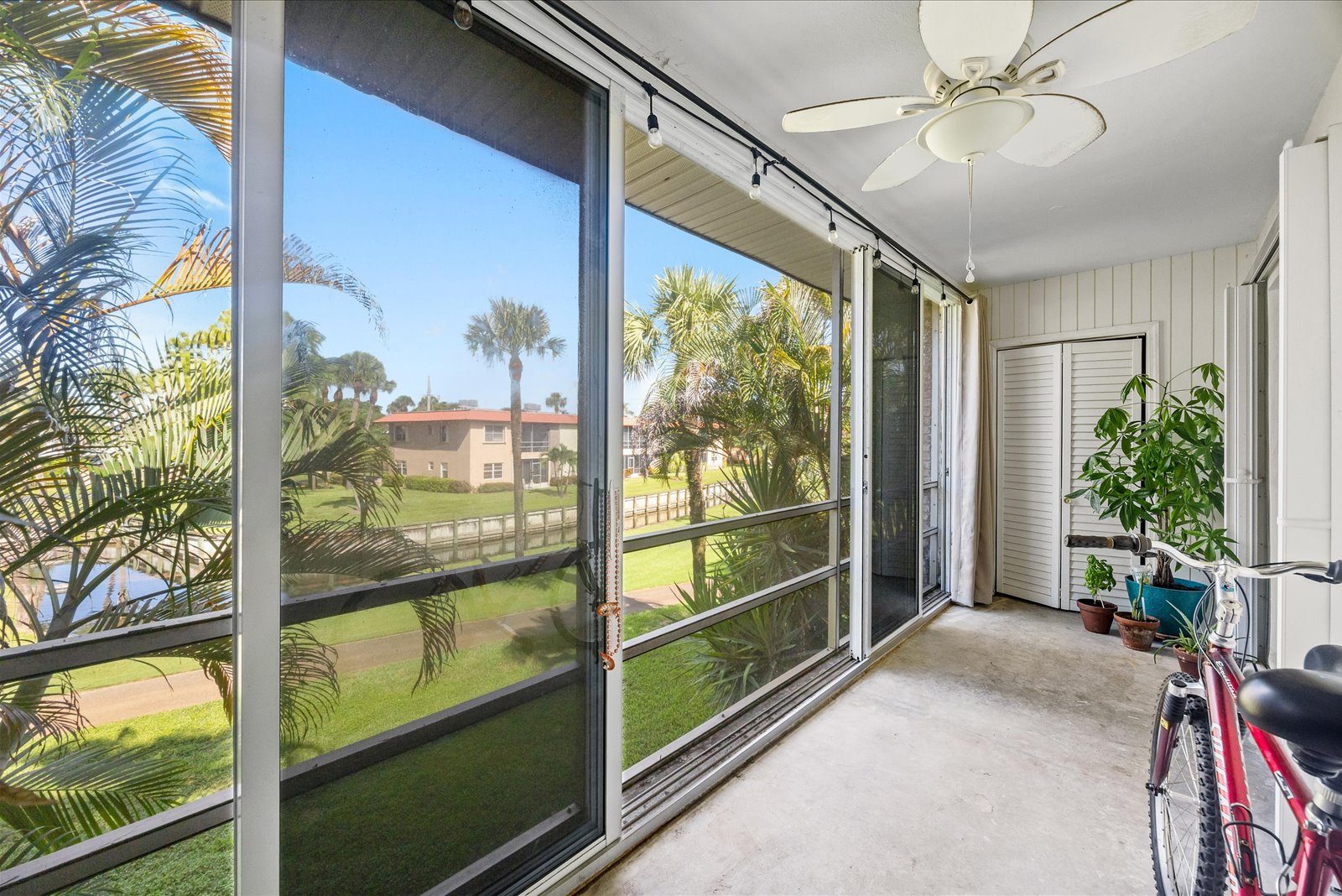 1917 SW Palm City Road, Apt G — photo 23