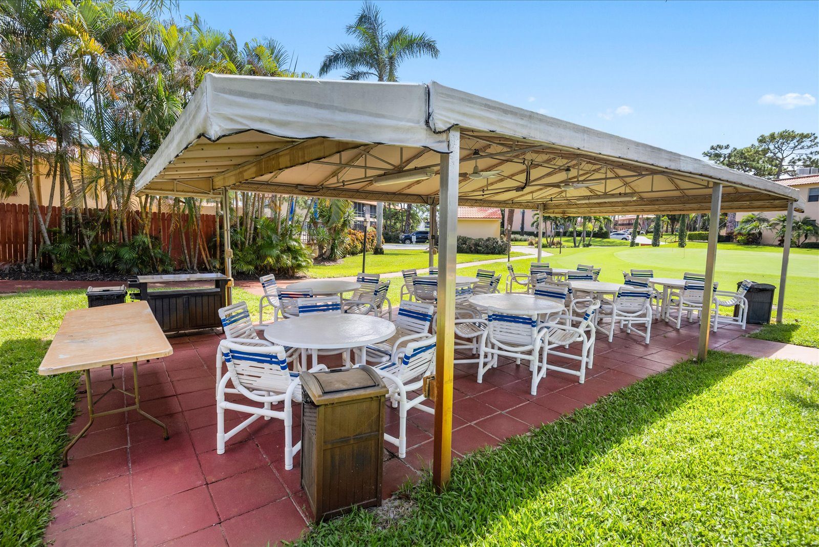 1917 SW Palm City Road, Apt G — photo 38