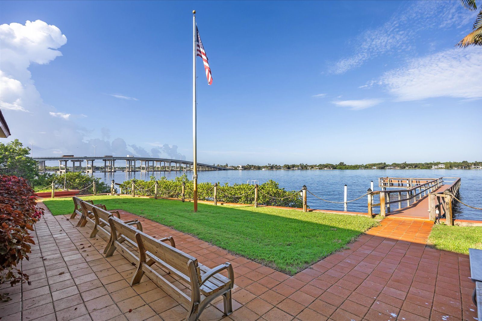 1917 SW Palm City Road, Apt G — photo 43
