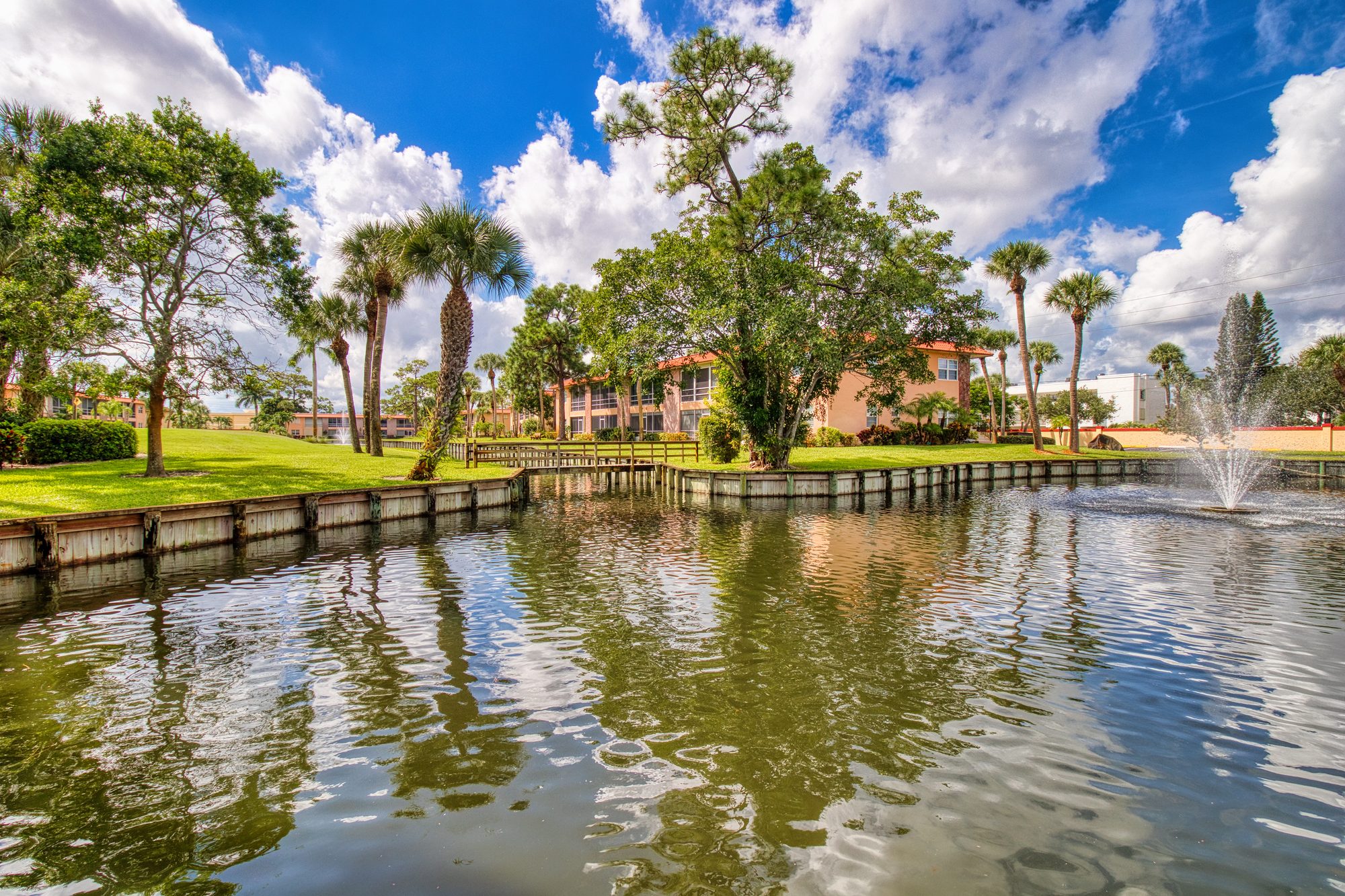 1917 SW Palm City Road, Apt G — photo 65