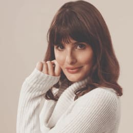 Jacqui E