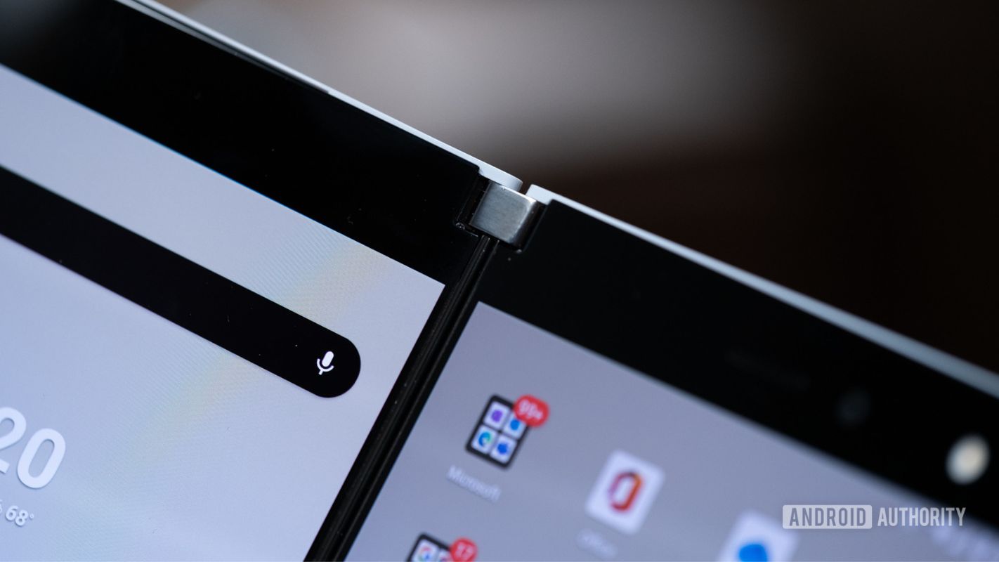 Microsoft-Surface-Duo-1