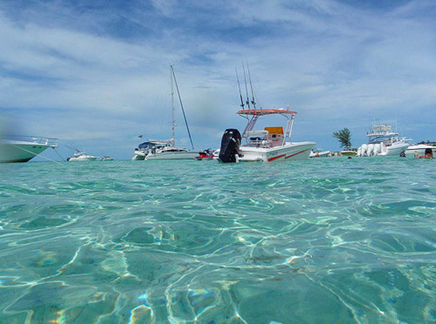 travelling from Florida to the Bahamas by boat