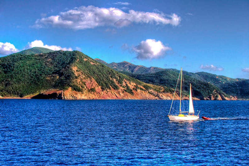 sailing holiday in tuscany
