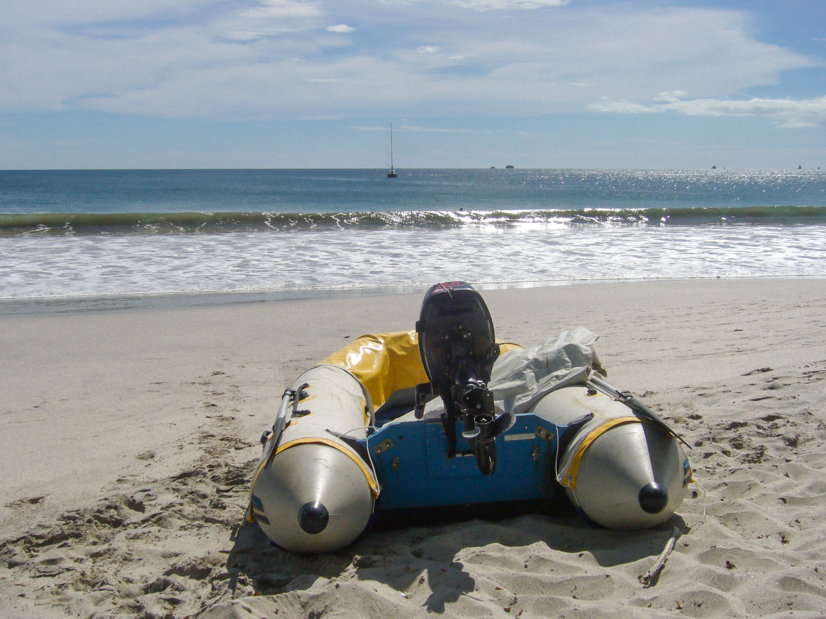 dinghy beach Playa Flamingo