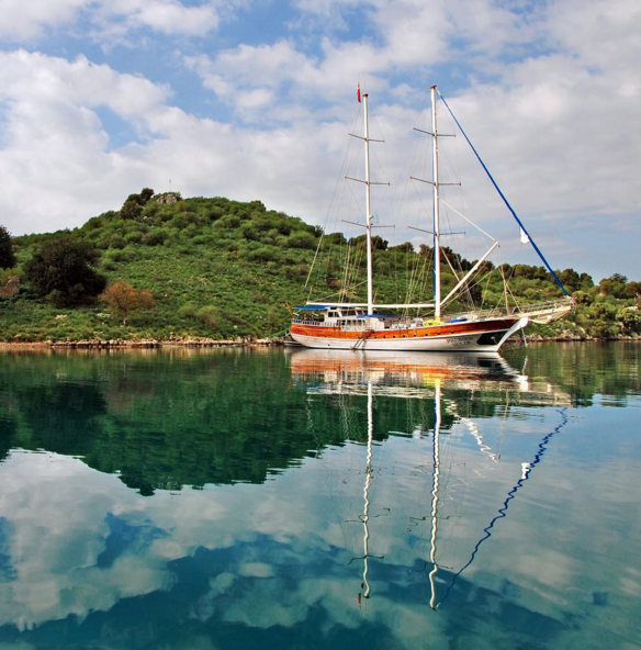 Sailing with gulet