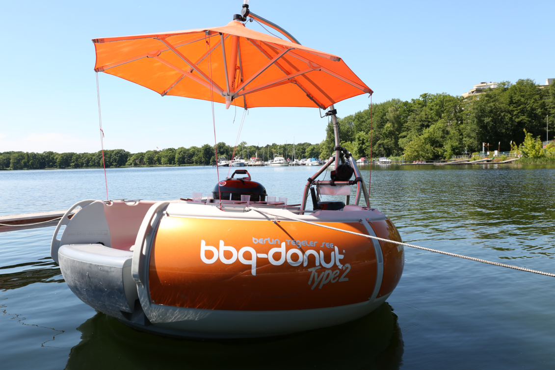 renting a boat for a party