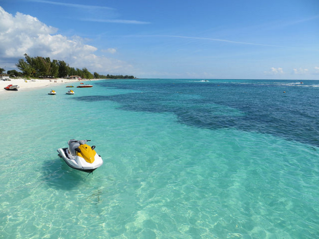 travelling from Florida to the Bahamas by boat