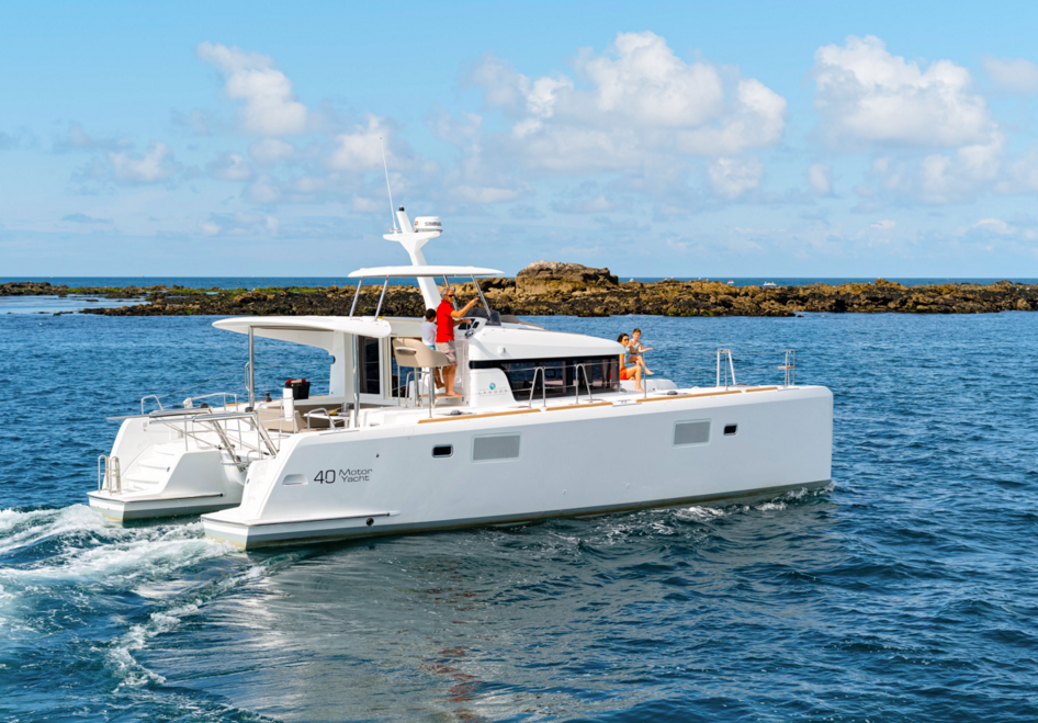 charter a lagoon 40