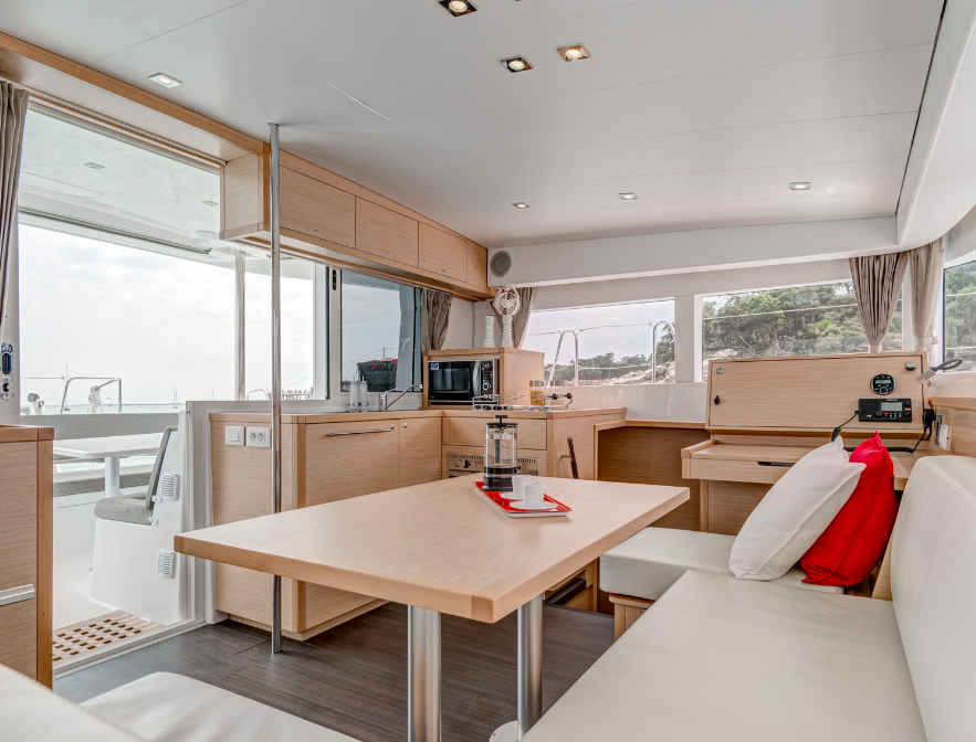 charter a lagoon 40