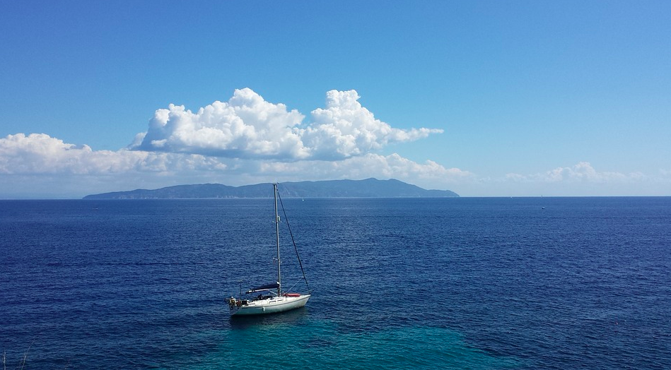 sailing holiday in tuscany