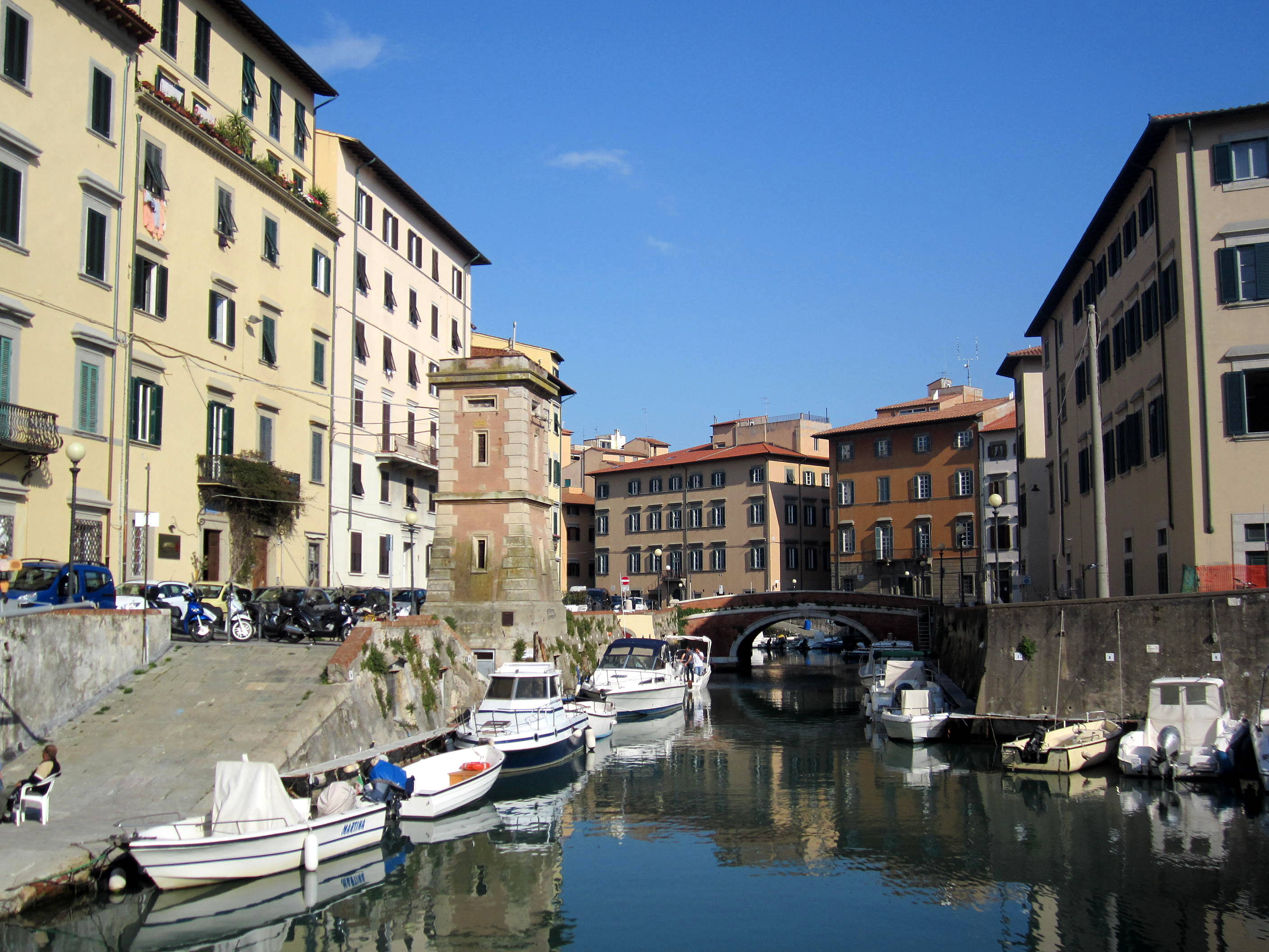 sailing holiday in tuscany
