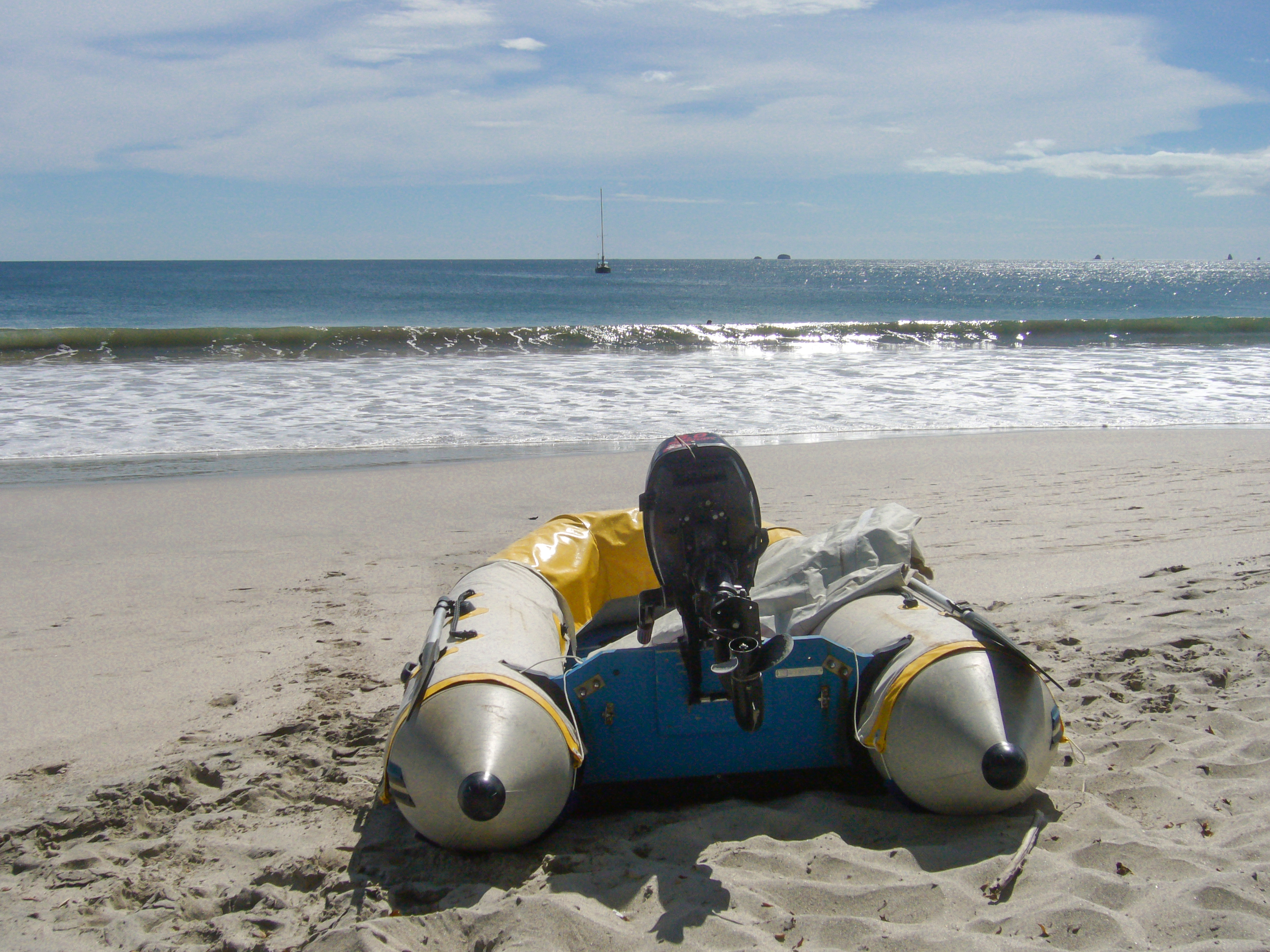 dinghy beach Playa Flamingo